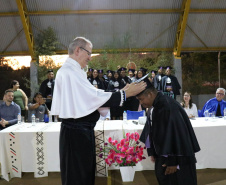 Em cerimônia inédita em terra demarcada, Unicentro forma primeira turma de Pedagogia Indígena