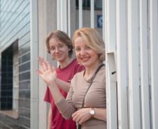UEPG recepciona cientista ucraniana para desenvolvimento de pesquisas