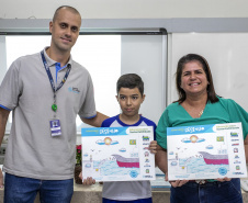  Alunos da rede estadual de ensino de Paranaguá e Antonina são premiados por desenhos e frases sobre o porto