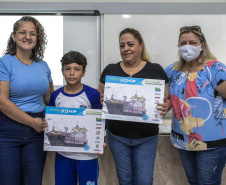  Alunos da rede estadual de ensino de Paranaguá e Antonina são premiados por desenhos e frases sobre o porto