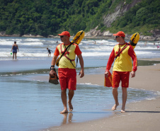 Corpo de Bombeiros vai atuar com mais de 900 profissionais no Verão Maior Paraná