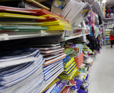  	Procon/PR dá dicas para economizar na compra do material escolar