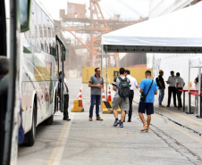 Navio com 2 mil turistas chega a Paranaguá e pode colocar Paraná na rota de cruzeiros