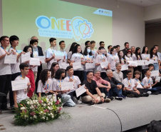 Olimpíada de Eficiência Energética  -  Paraná teve 306 medalhistas na competição; aluno de Curitiba e professora de Lidianópolis recebem prêmios de primeira colocação na sede da Aneel em Brasília -