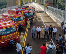 Governador entrega sete caminhões aos Bombeiros para combate a incêndios florestais