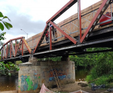 Reforma de ponte metálica em Morretes atinge quase 50% de execução