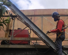 Reforma de ponte metálica em Morretes atinge quase 50% de execução