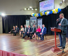 Mais 47 alunos se formaram pelas Carretas do Conhecimento em São José dos Pinhais - Os formados no curso de Elétrica Automotiva receberam diploma de conclusão de curso - 