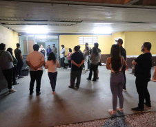 Em visita guiada, público observa o antigo IML de Curitiba do ponto de vista histórico