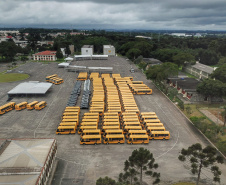 Governador entrega 128 ônibus para transporte de alunos das redes estadual  e municipais