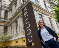 A criação da Secretaria de Cultura atende uma demanda do setor e facilitará a obtenção de recursos junto ao governo federal, além do contato com as prefeituras. A então superintendente da Cultura Luciana Casagrande Pereira assume a secretaria com o objetivo de potencializar a Agência do Trabalhador da Cultura, a plataforma Paraná Cultura, a descentralização de museus e dos corpos artísticos do Teatro Guaíra e programas como Cinema na Praça e Teatro para Crianças.