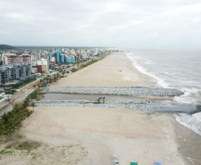 Veranistas devem evitar trechos de obras no litoral, para evitar acidentes