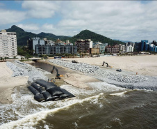 Veranistas devem evitar trechos de obras no litoral, para evitar acidentes