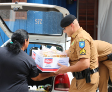     Ver(aba ativa)     Editar     Despublicar     Excluir     Revisões  PMPR distribui mais de duas toneladas de alimentos e 1,2 mil brinquedos para crianças em Curitiba