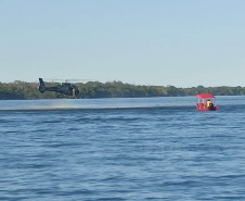 Guarda-vidas do Corpo de Bombeiros realizam treinamento com aeronaves em Porto Rico, no Noroeste