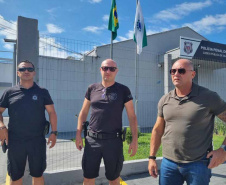 GUARATUBA - Secretário de Segurança acompanha ações do Verão Maior Paraná em Guaratuba e na Ilha do Mel -   O secretário e sua comitiva estiveram nas sedes do Corpo de Bombeiros Militar, da Polícia Militar, da Polícia Civil e da Polícia Penal, em Guaratuba - 