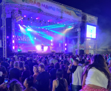 PONTAL DO PARANÁ – Show com os londrinenses da dupla Jeann & Julio. -
