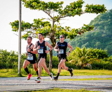 Em domingo de sol, corrida da Sanepar atrai 1.100 participantes em Matinhos