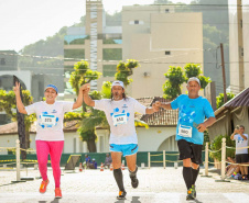 Em domingo de sol, corrida da Sanepar atrai 1.100 participantes em Matinhos