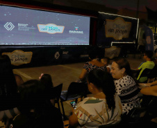 Cinema na Praça visita quatro balneários de Pontal do Paraná esta semana