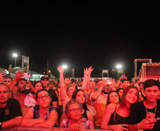 Praias de Matinhos e Pontal lotam durante shows de Leonardo e a dupla Bruno e Barretto