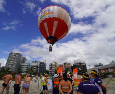 Beleza contemplada do alto: voo de balão estreia no Verão Maior Paraná