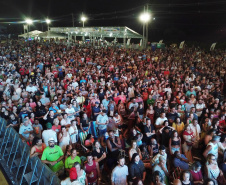 Dupla George Henrique & Rodrigo e Trio Parada Dura agitaram noite de sábado no Litoral