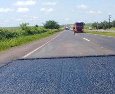 Rodovia entre Maringá e Peabiru recebe obras de conservação no pavimento e pintura