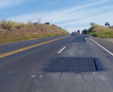 Rodovia estadual de Mandaguari recebe serviços de conservação, pintura e roçada