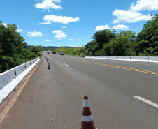 Rodovia estadual de Mandaguari recebe serviços de conservação, pintura e roçada