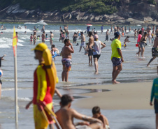 Corpo de Bombeiros Militar do Paraná realiza mais de 700 salvamentos durante o Verão Maior Paraná