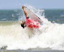 1ª etapa do Circuito Paranaense de Bodyboarding movimentou as areias de Guaratuba no fim de semana