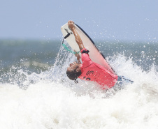 1ª etapa do Circuito Paranaense de Bodyboarding movimentou as areias de Guaratuba no fim de semana