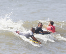 1ª etapa do Circuito Paranaense de Bodyboarding movimentou as areias de Guaratuba no fim de semana