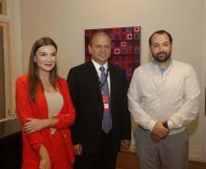  	Governo do Paraná apresenta a empresários ações para atrair investimentos em 2023