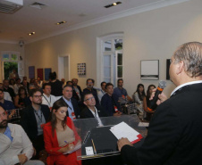  	Governo do Paraná apresenta a empresários ações para atrair investimentos em 2023