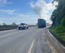 DER-PR retira guindaste da BR-277 para melhorar tráfego neste final de semana