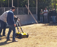 Polícia Científica encontra ossadas enterradas na casa dos 300 cães resgatados