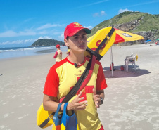 Corpo de Bombeiros foca na prevenção para reduzir ocorrências na Ilha do Mel durante o Verão Maior Paraná