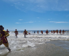 Corpo De Bombeiros forma novos Guarda-Vidas Civil durante o Verão Maior Paraná