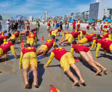 Corpo De Bombeiros forma novos Guarda-Vidas Civil durante o Verão Maior Paraná