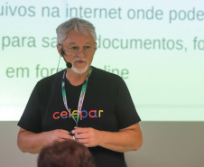 Curitiba, 08 de fevereiro de 2023 - Curso de smartfone para a terceira idade promovido pelo Celepar no Paraná Previdência.