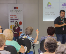 Curitiba, 08 de fevereiro de 2023 - Curso de smartfone para a terceira idade promovido pelo Celepar no Paraná Previdência.