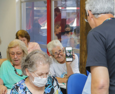 Curitiba, 08 de fevereiro de 2023 - Curso de smartfone para a terceira idade promovido pelo Celepar no Paraná Previdência.