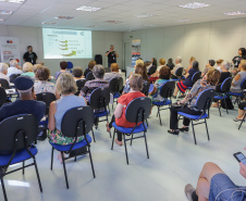 Curitiba, 08 de fevereiro de 2023 - Curso de smartfone para a terceira idade promovido pelo Celepar no Paraná Previdência.