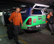 Equipe da Defesa Cvil do Paraná embarca para Sao Paulo para auxiliar na documentação dos municípios atingidos pelas chuvas durante o Carnaval. A equipe é composta pelo Major Daniel Lorenzetto, capitão Anderson Gomes das Neves e o cabo Silvio de Araujo Correa.