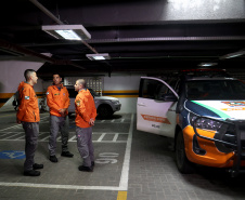 Equipe da Defesa Cvil do Paraná embarca para Sao Paulo para auxiliar na documentação dos municípios atingidos pelas chuvas durante o Carnaval. A equipe é composta pelo Major Daniel Lorenzetto, capitão Anderson Gomes das Neves e o cabo Silvio de Araujo Correa.