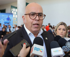 O governador Carlos Massa Ratinho Junior assinou nesta sexta-feira (3) o repasse de R$ 99,5 milhões para investimentos em diversas áreas da saúde do município de Curitiba. 