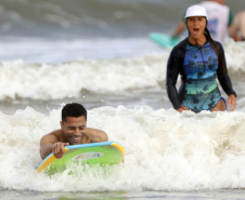 Fim de semana tem Beach Tennis e vivências inclusivas do paradesporto no Litoral