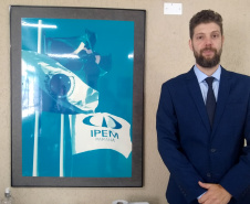  novo presidente do Ipem, Cesar Antonio Tuoto Silveira Mello. Na oportunidade, ele se apresentou aos servidores e conheceu os laboratórios do instituto